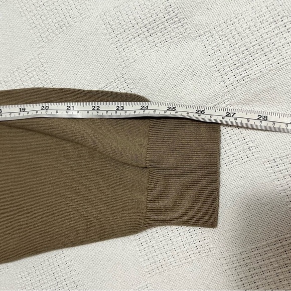 Van Heusen - Picture 7 of 11